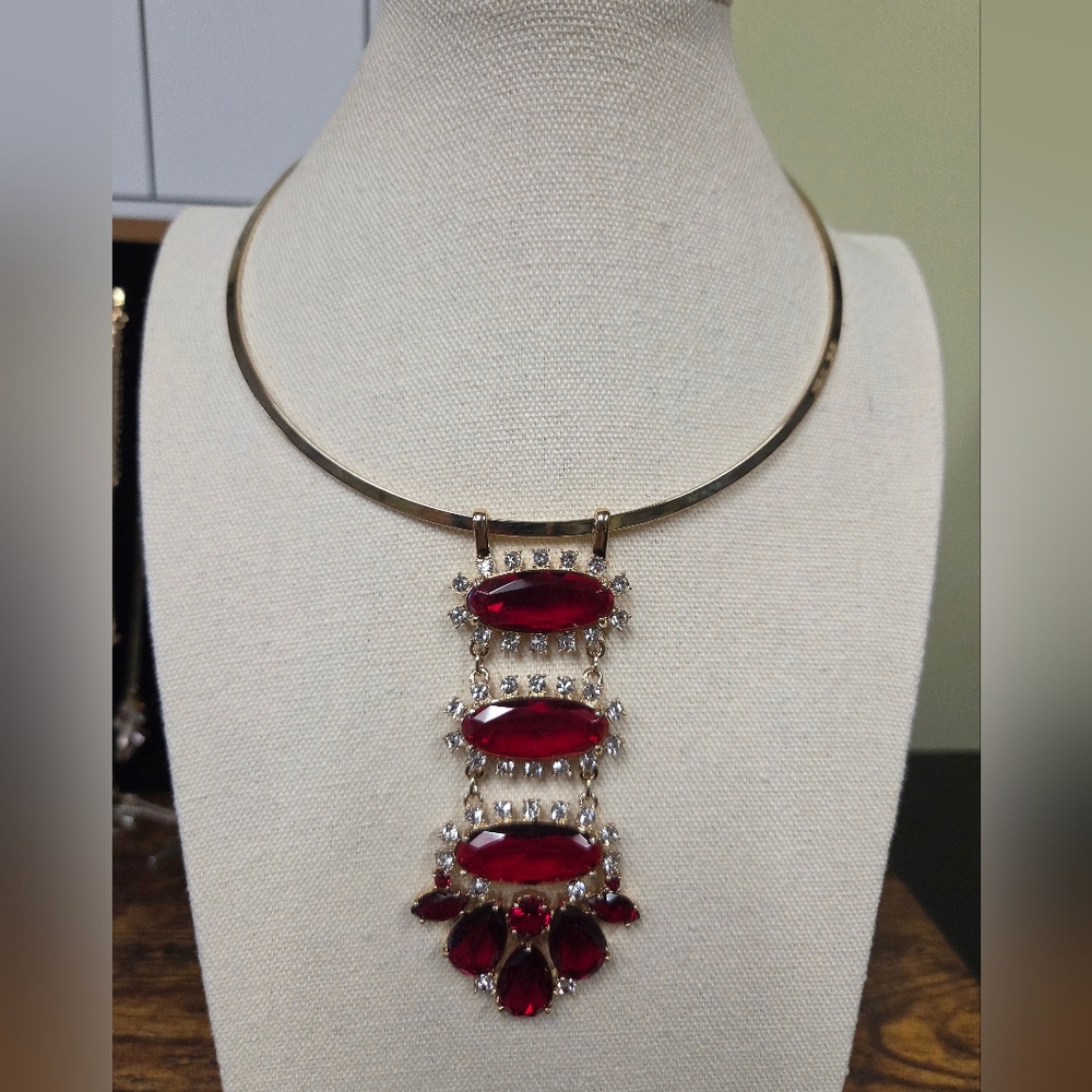 RARE Carolee Russian Tea Room Red Stone Statement Necklace